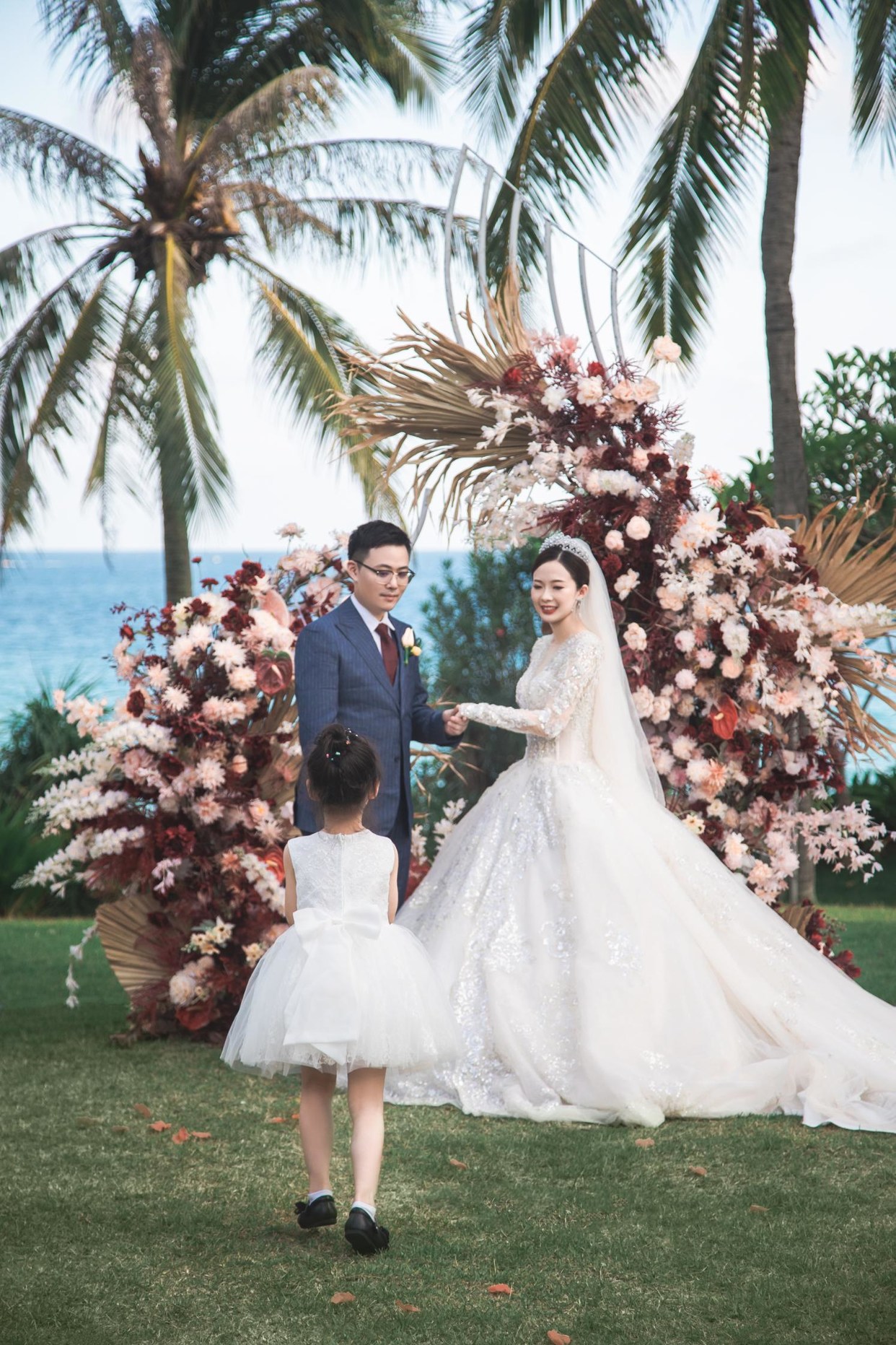 不办传统婚礼，去三亚办场小型婚礼，太香了！-sanya-婚礼案例-礼成-7